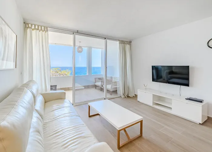 Ocean Breeze Apartment